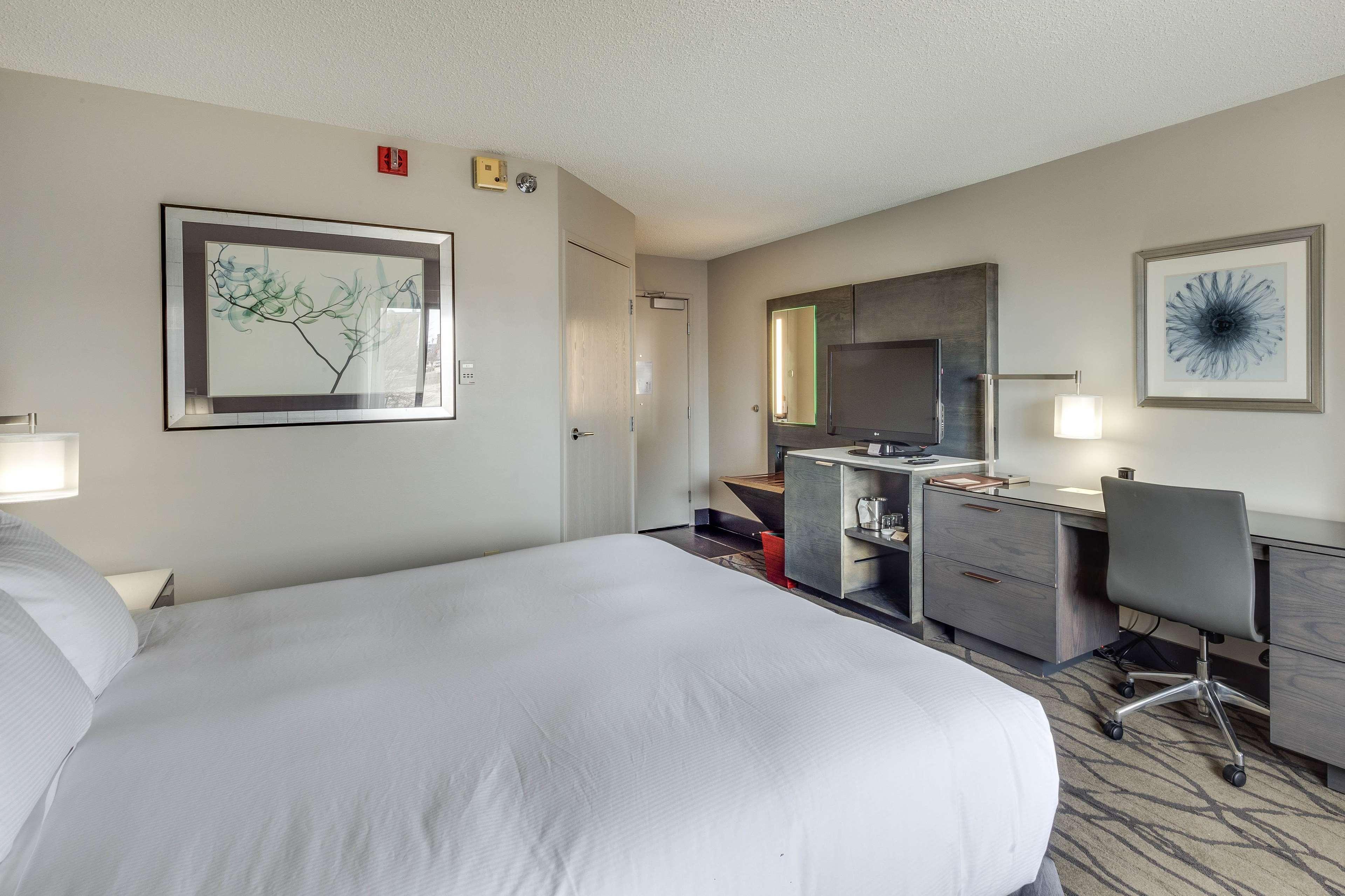 Doubletree By Hilton Racine Harbourwalk Hotel Exterior photo