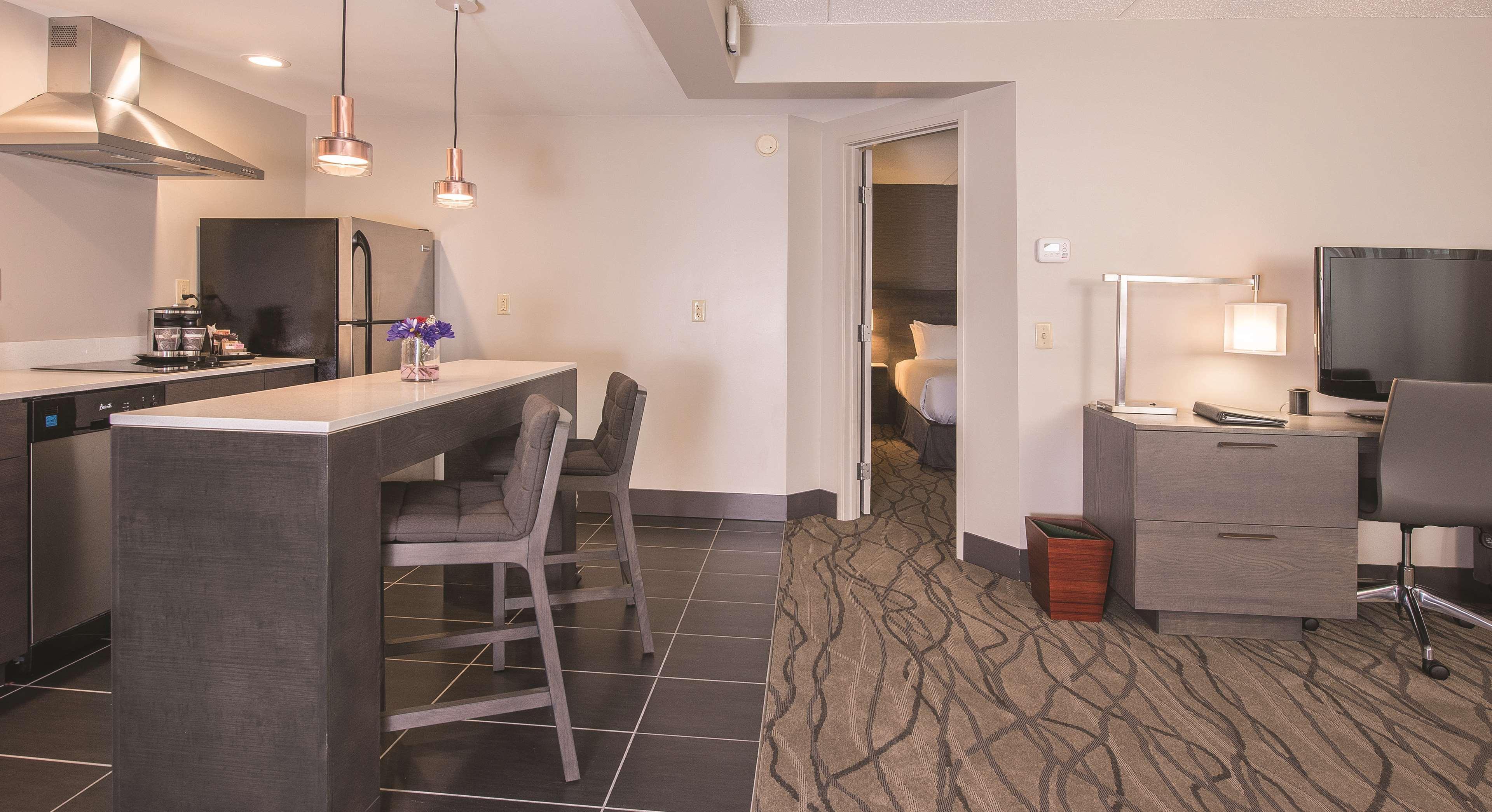 Doubletree By Hilton Racine Harbourwalk Hotel Exterior photo