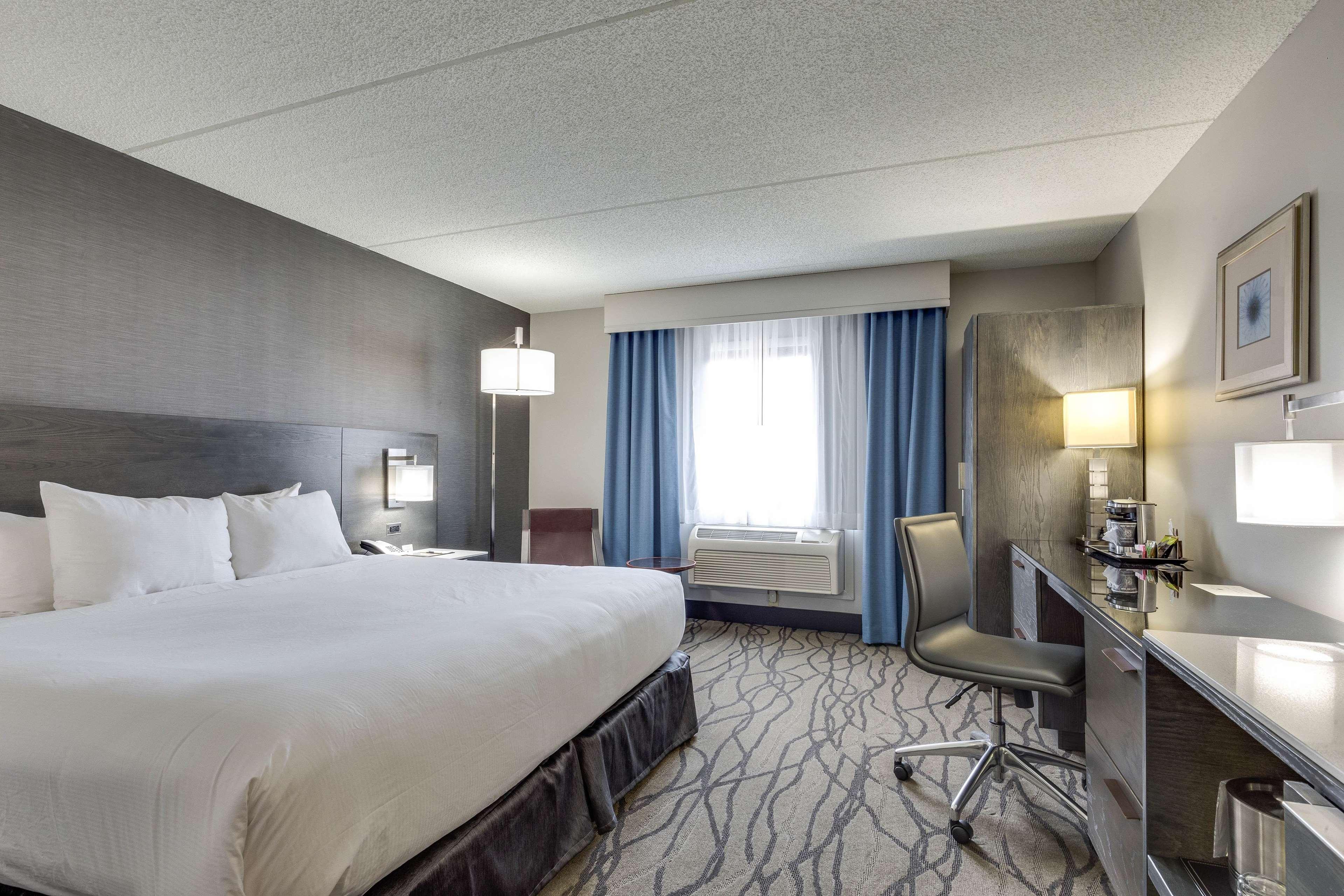 Doubletree By Hilton Racine Harbourwalk Hotel Exterior photo