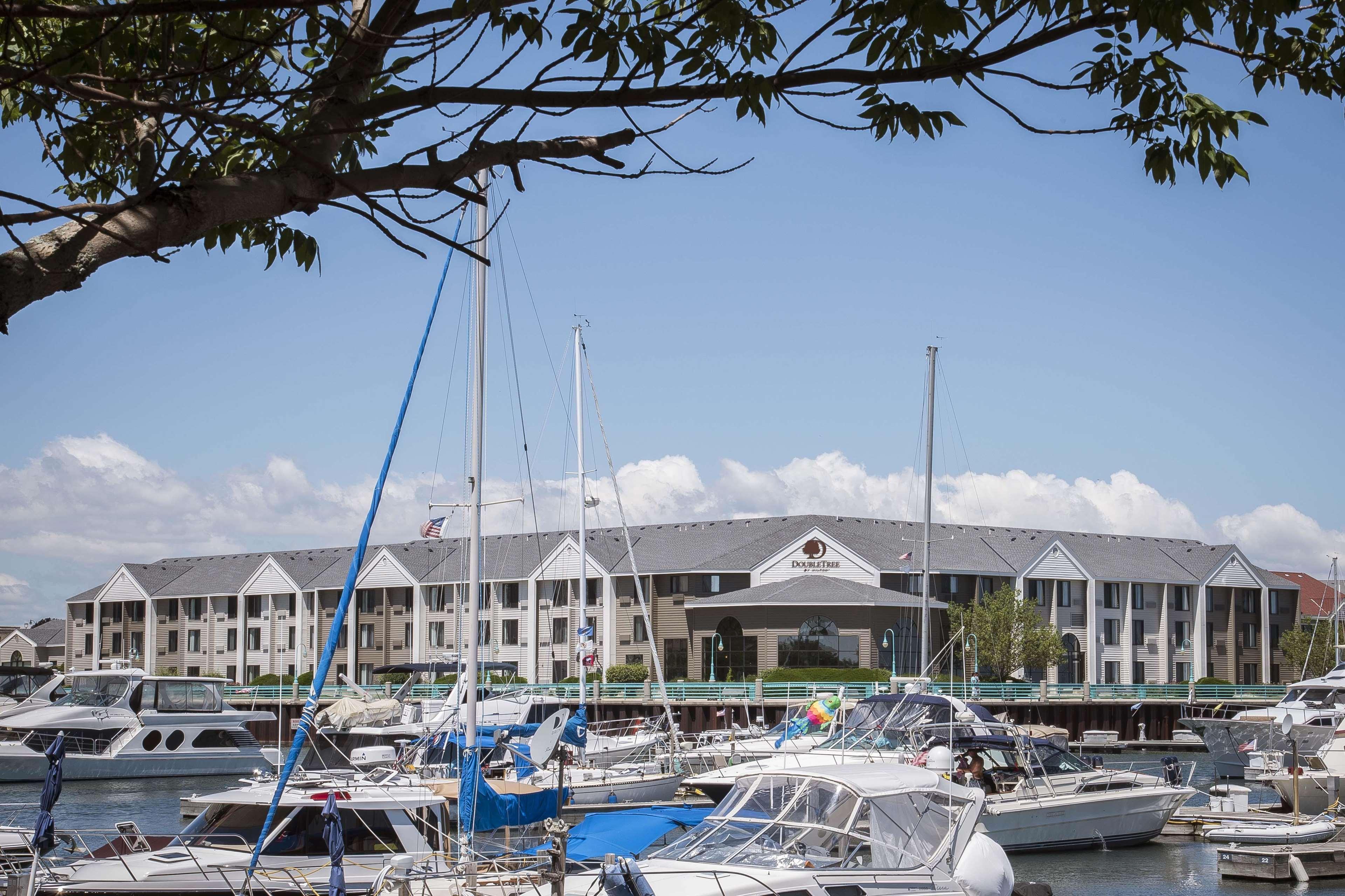 Doubletree By Hilton Racine Harbourwalk Hotel Exterior photo