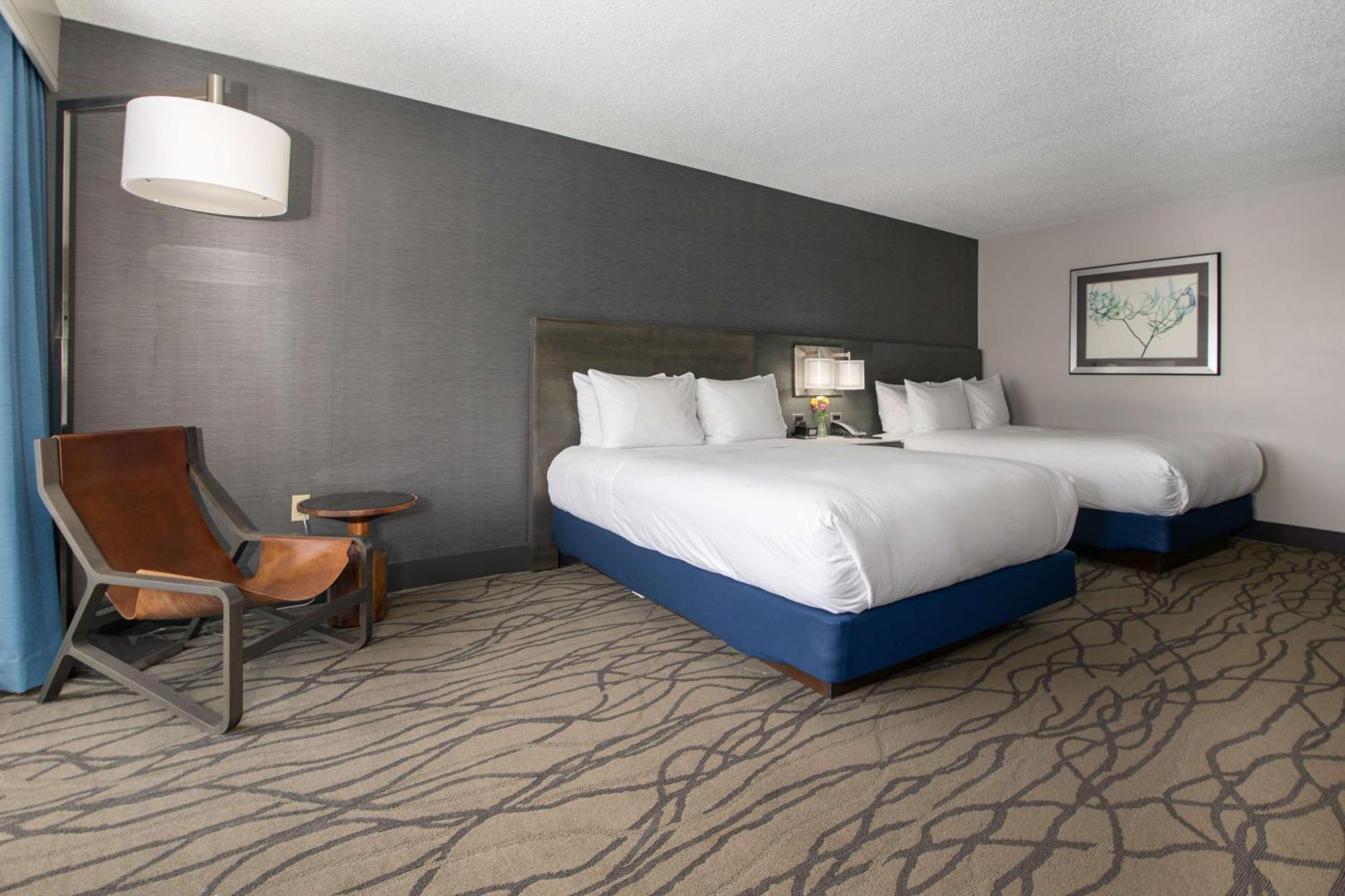 Doubletree By Hilton Racine Harbourwalk Hotel Exterior photo