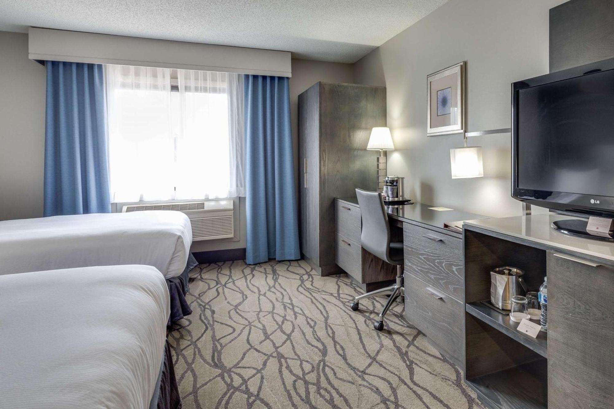 Doubletree By Hilton Racine Harbourwalk Hotel Exterior photo