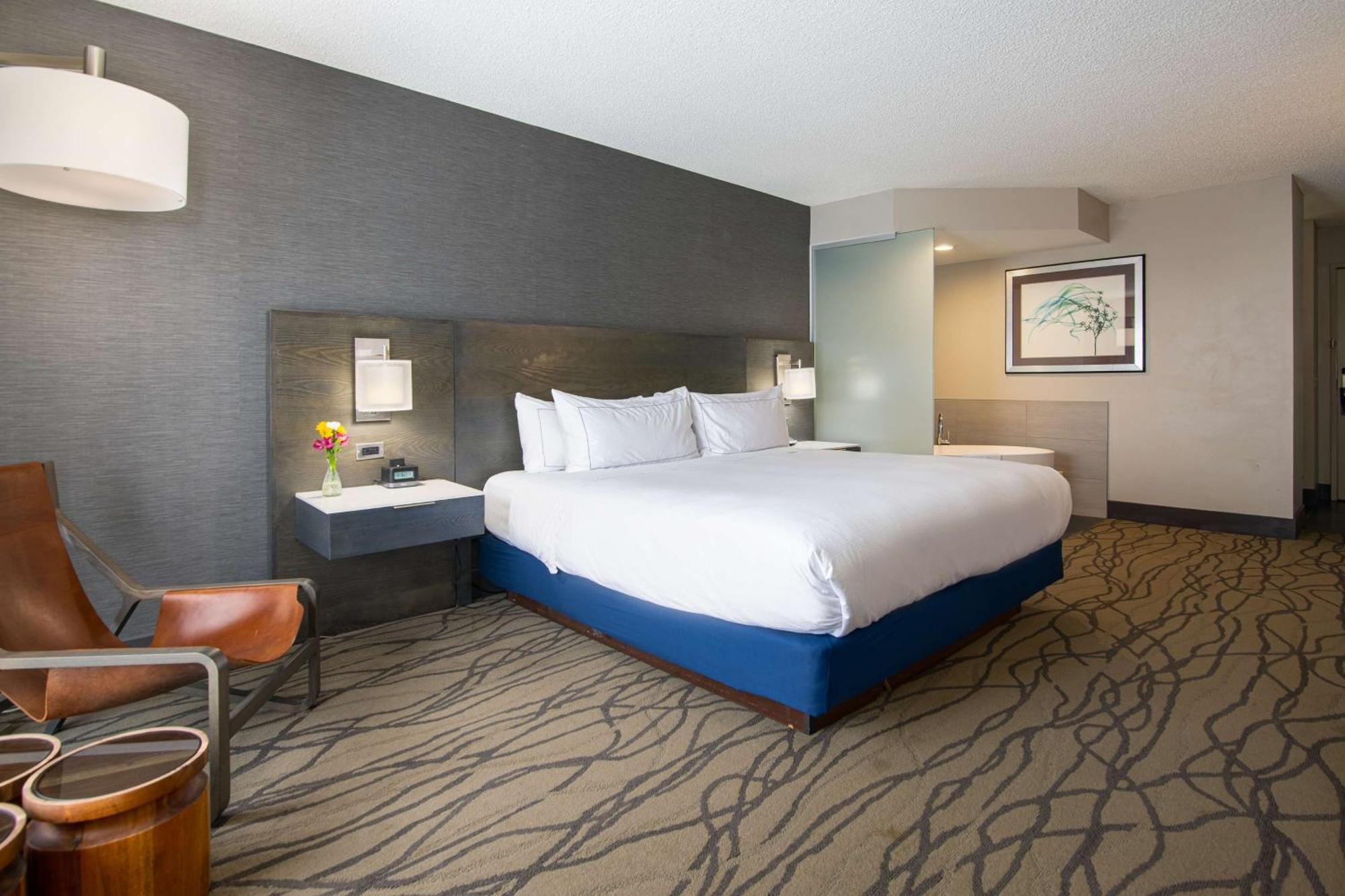 Doubletree By Hilton Racine Harbourwalk Hotel Exterior photo